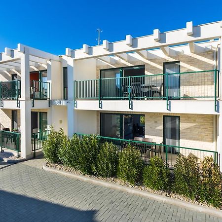 Queen Beach Apartments نين المظهر الخارجي الصورة