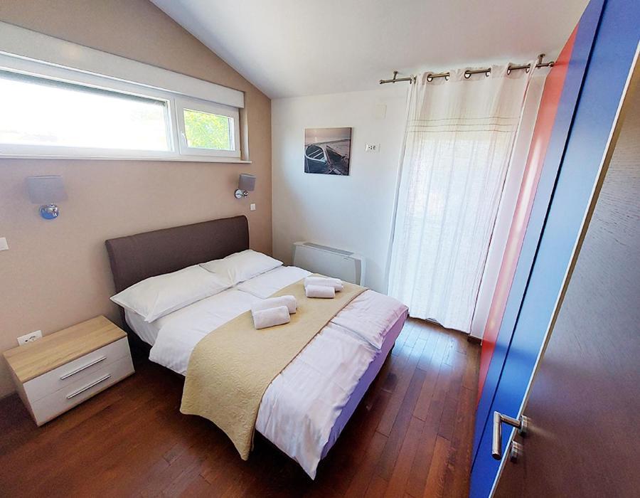 Queen Beach Apartments نين المظهر الخارجي الصورة