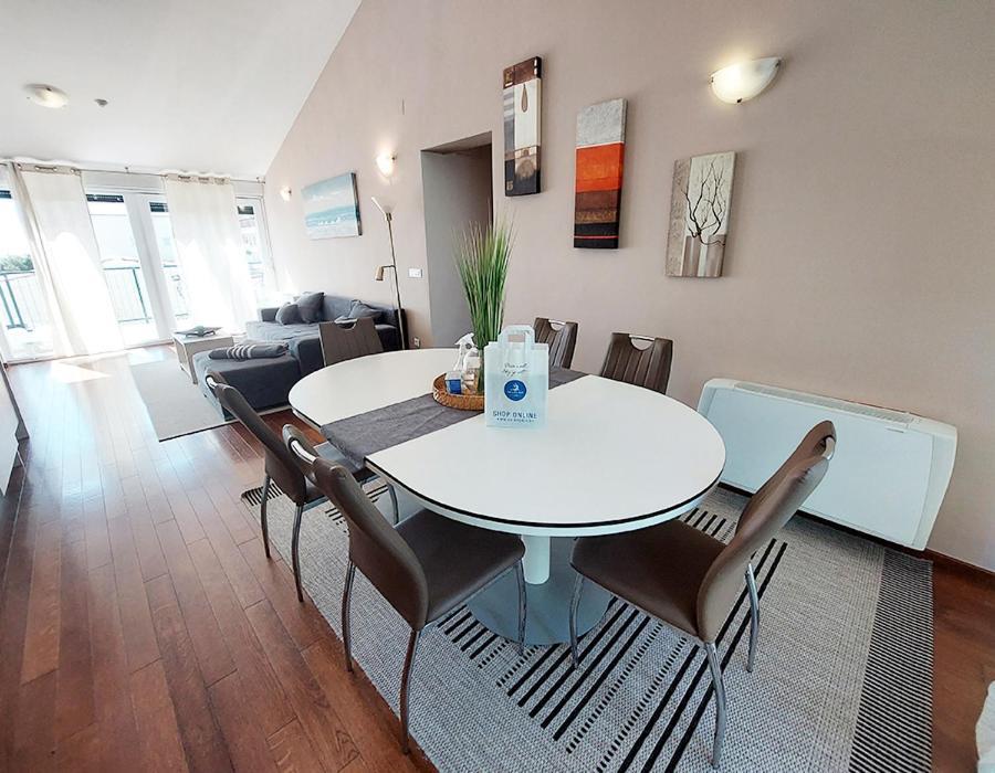 Queen Beach Apartments نين المظهر الخارجي الصورة