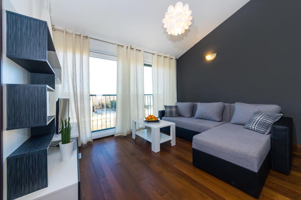 Queen Beach Apartments نين المظهر الخارجي الصورة