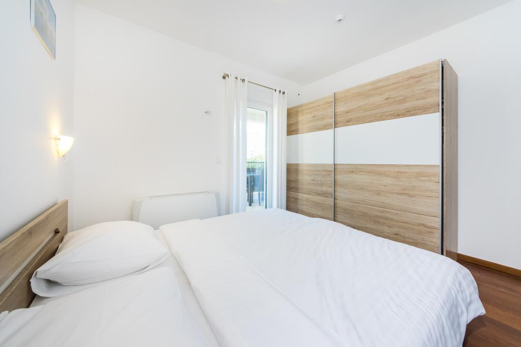 Queen Beach Apartments نين المظهر الخارجي الصورة