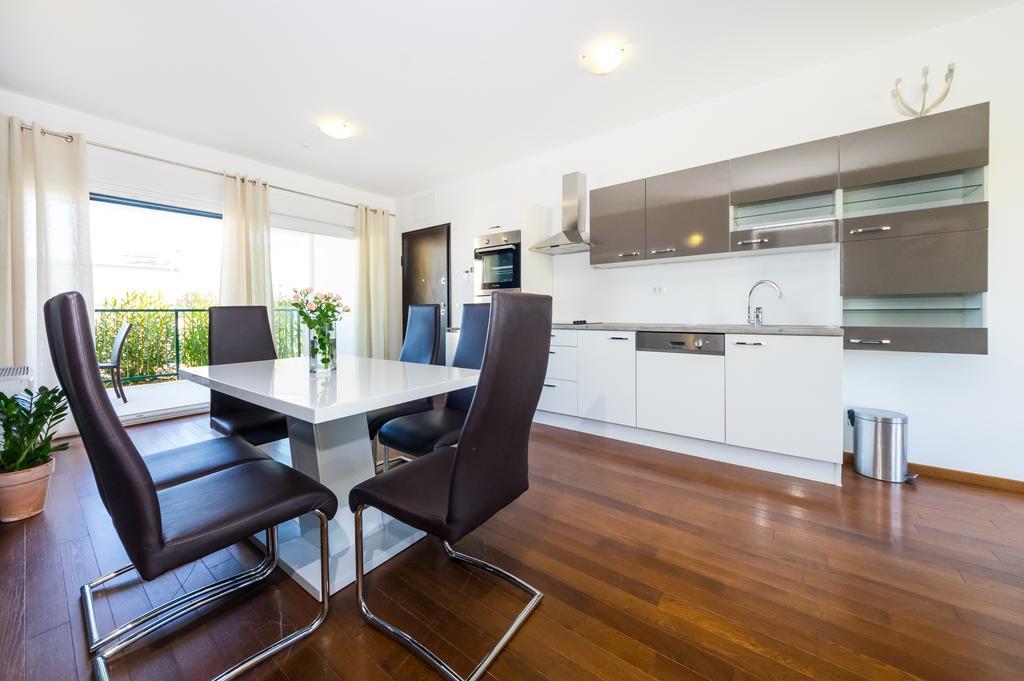 Queen Beach Apartments نين المظهر الخارجي الصورة
