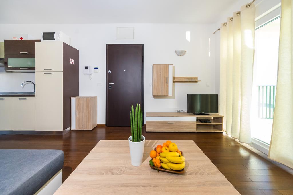 Queen Beach Apartments نين المظهر الخارجي الصورة
